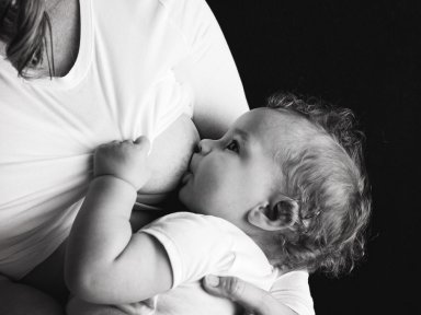 Anticorpos contra covid-19 passam pelo leite materno para proteger bebs