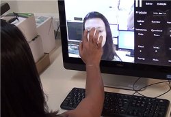 Espelho virtual testa maquiagem antes da aplicao