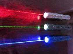 O perigo das canetas e apontadores laser