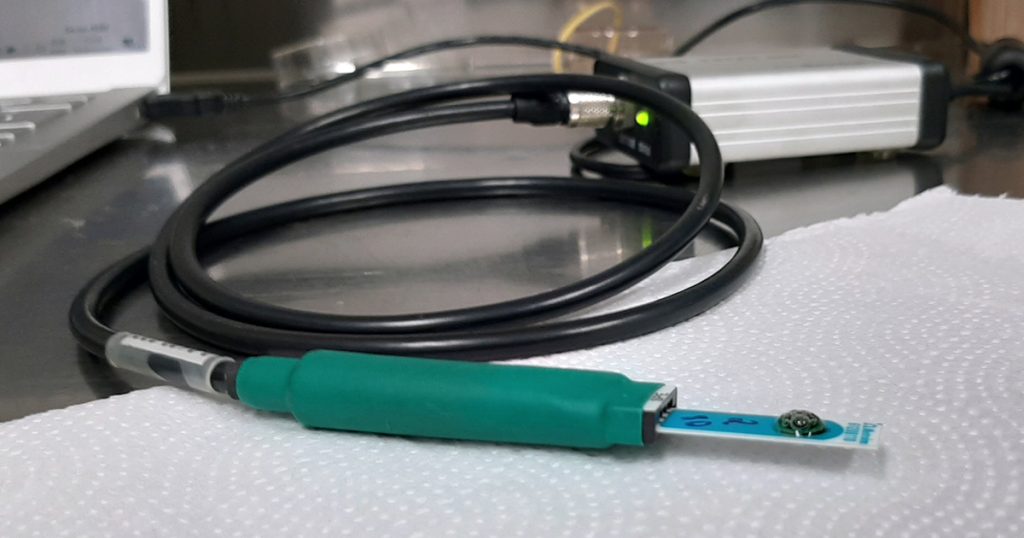 Sensor portátil criado por brasileiros detecta coronavírus na hora