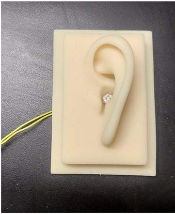 Material usa ondas sonoras para gerar energia para implantes auditivos