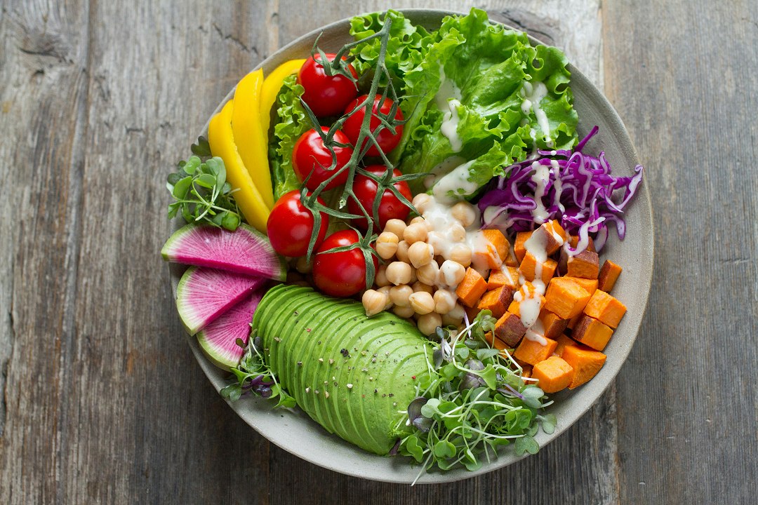 Comer mais fibras cultiva bactrias boas que combatem bactrias intestinais perigosas