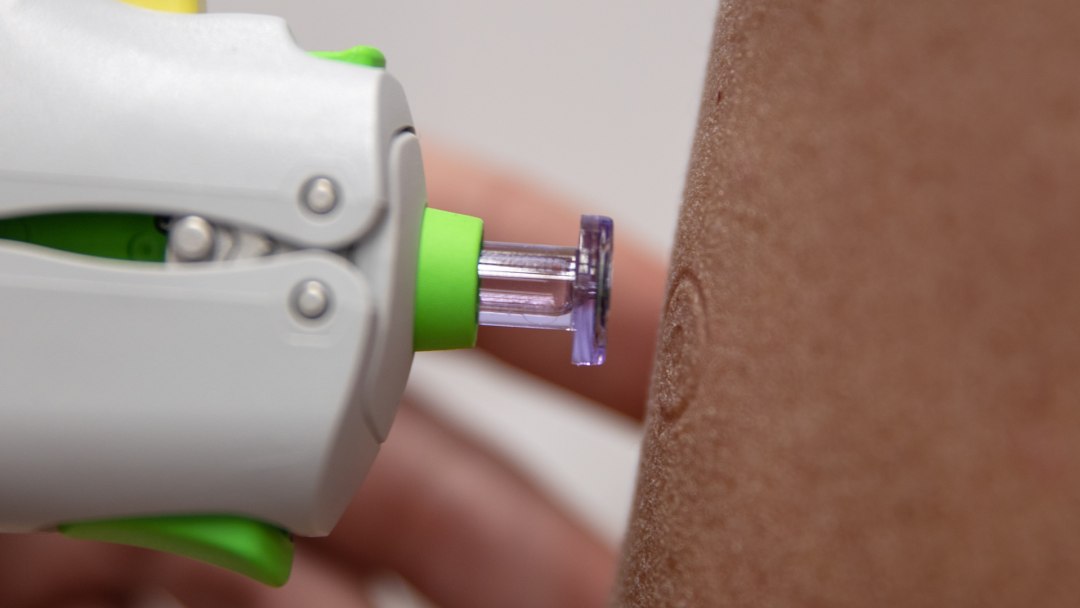 Vacina universal projetada por IA promete proteger contra vírus futuros