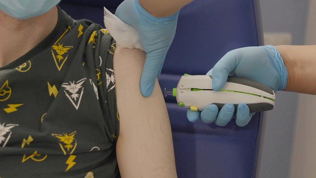 Vacina universal projetada por IA promete proteger contra vírus futuros