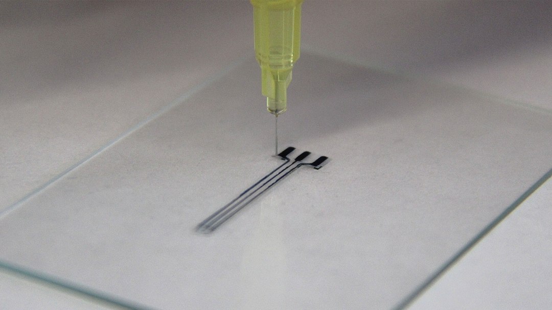 Implante flexíve adere às artérias para tratar hipertensão sem medicamentos