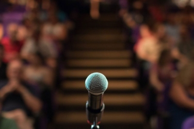 Medo de falar em público? Use uma audiência virtual