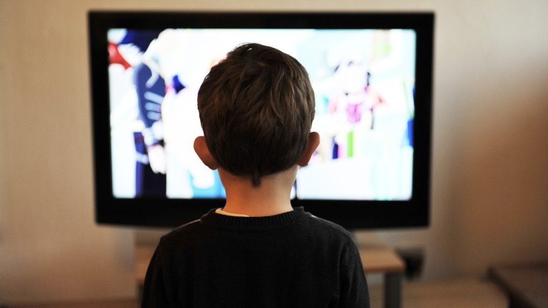 Não há uma resposta clara sobre como as telas estão impactando as crianças