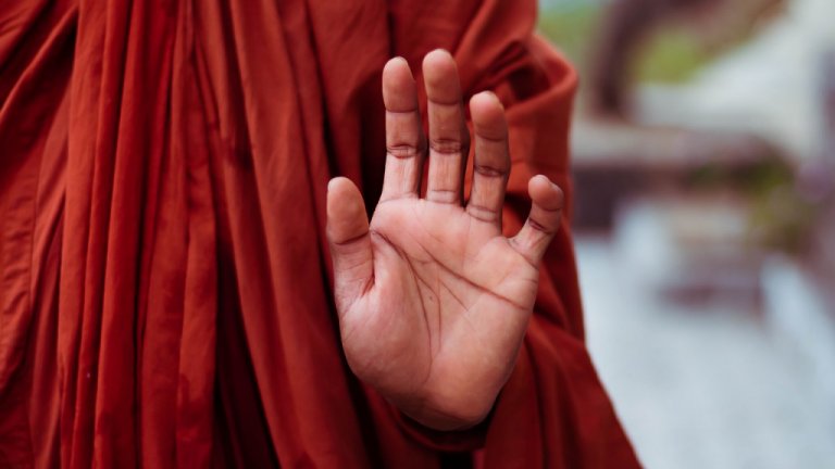 Cinco preceitos do budismo são suficientes contra depressão