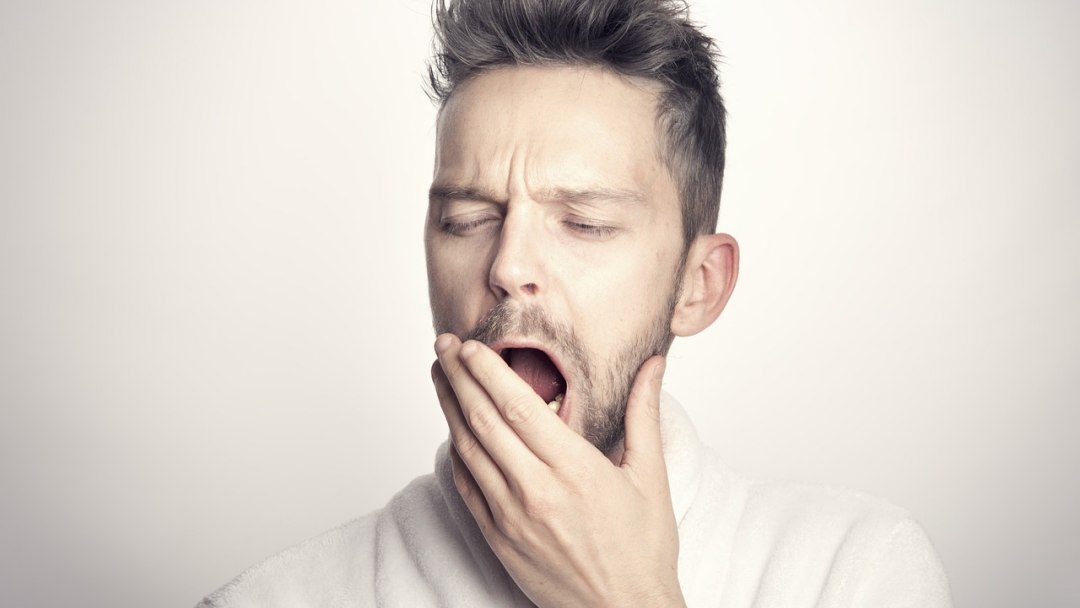 Dormir pouco ou dormir demais faz voc� envelhecer mais r�pido