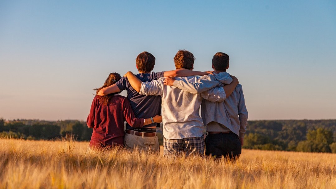 Jovens lembram muito mais de experiências positivas do que de crises e traumas