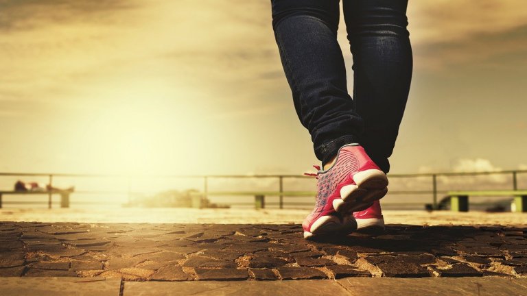 Caminhar aumenta longevidade, mas não adianta passar de 6km por dia