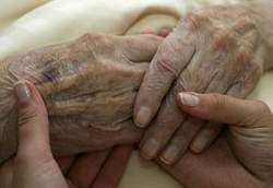 Síndrome da fragilidade atinge idosos precocemente no Brasil