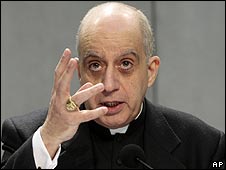 Aborto e excomunh�o: arcebispo foi apressado, diz jornal do Vaticano