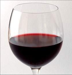 Cientistas descobrem como o vinho tinto protege o cérebro